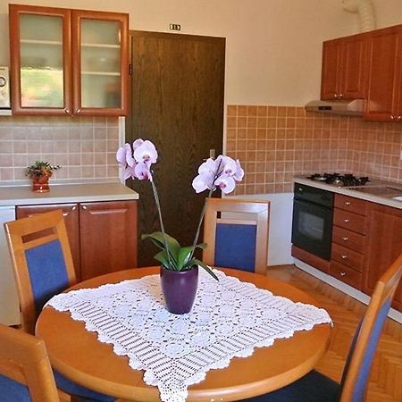 Apartmaji Nika 이졸라 외부 사진